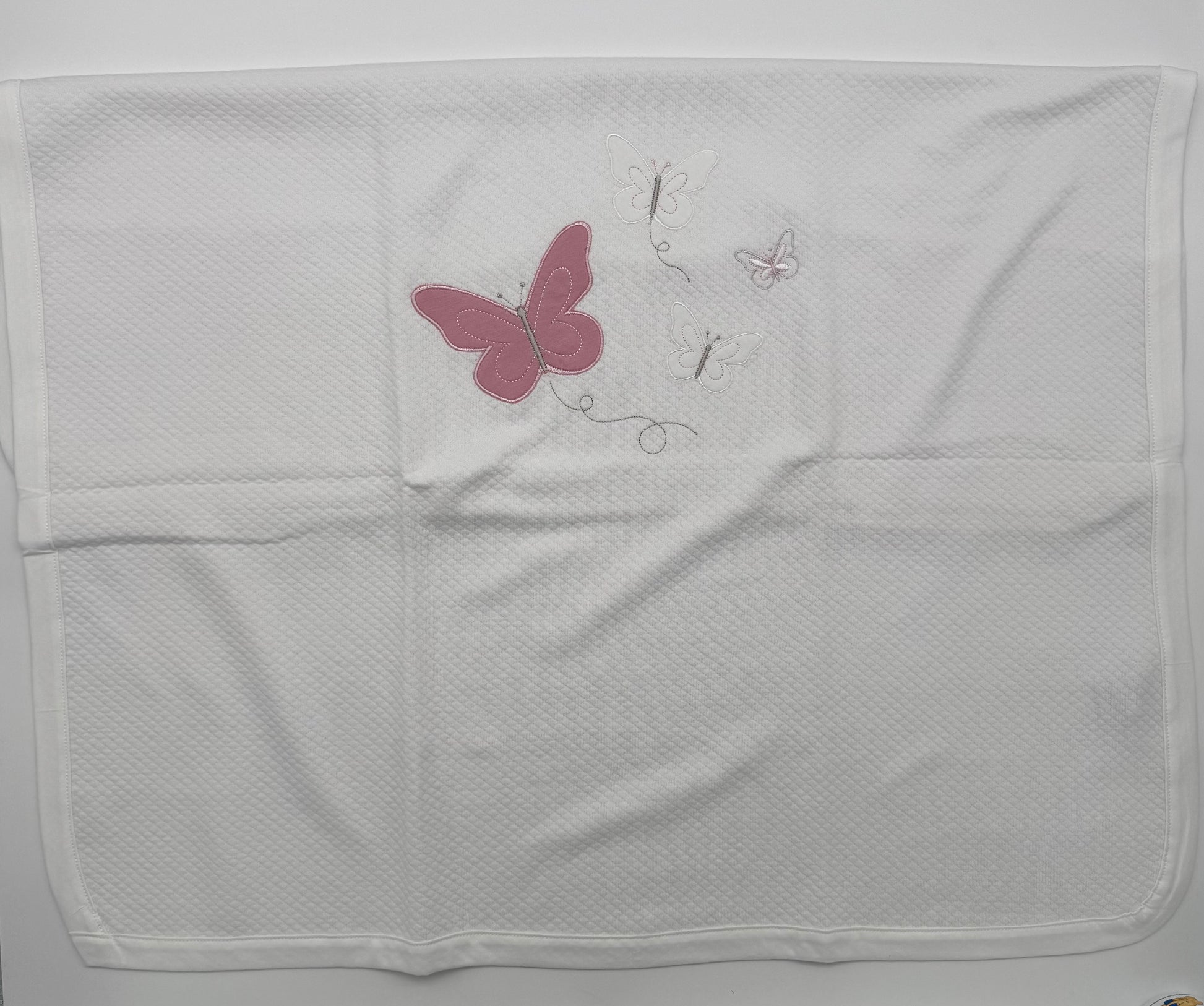 SET PRIMA NASCITA CORREDINO BIMBA CON FARFALLE RICAMATE GARY